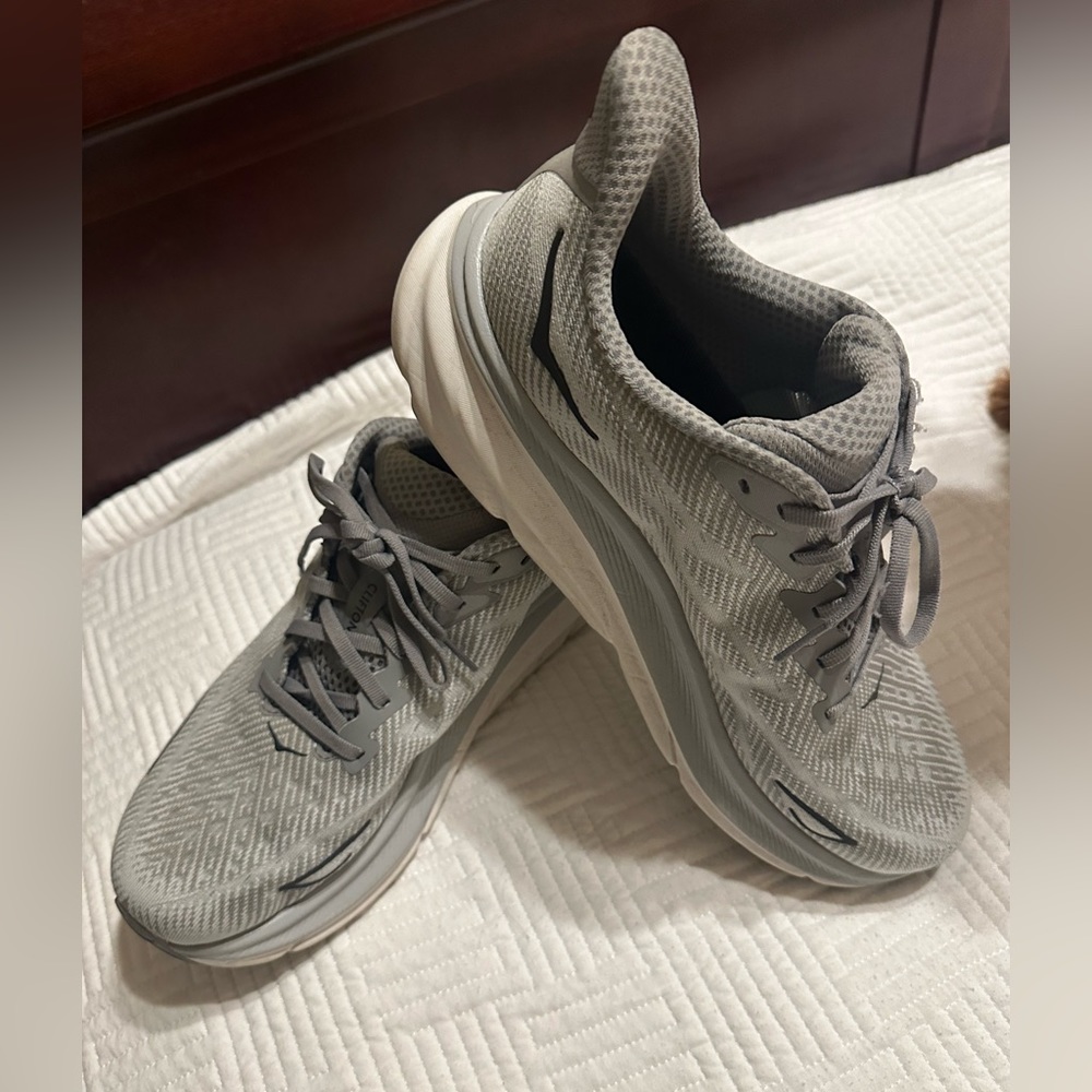 Hoka Clifton 9